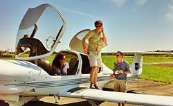 Cannes Aviation, pilote and couple, initiation flight departure  